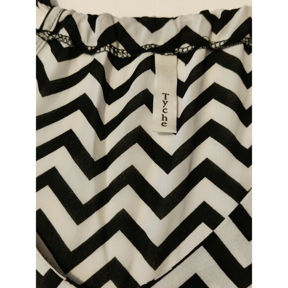 VTG. Tyche Women's Sleeveless Black &‎ White Chevron Pattern Tank Top Size Small - Picture 6 of 10
